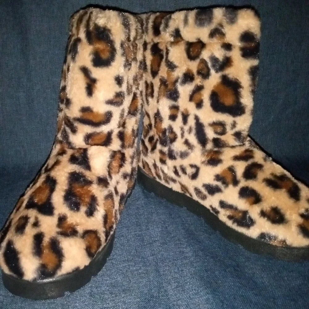 Leopard THE ANIMAL ON ME  Faux Fur Boots ( BRAND NEW !!! )